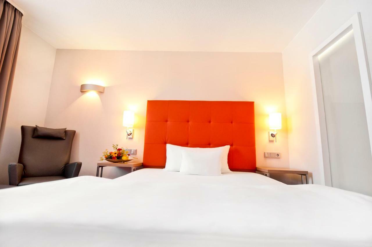 Hotel Gasthof Raab Швабах Екстериор снимка