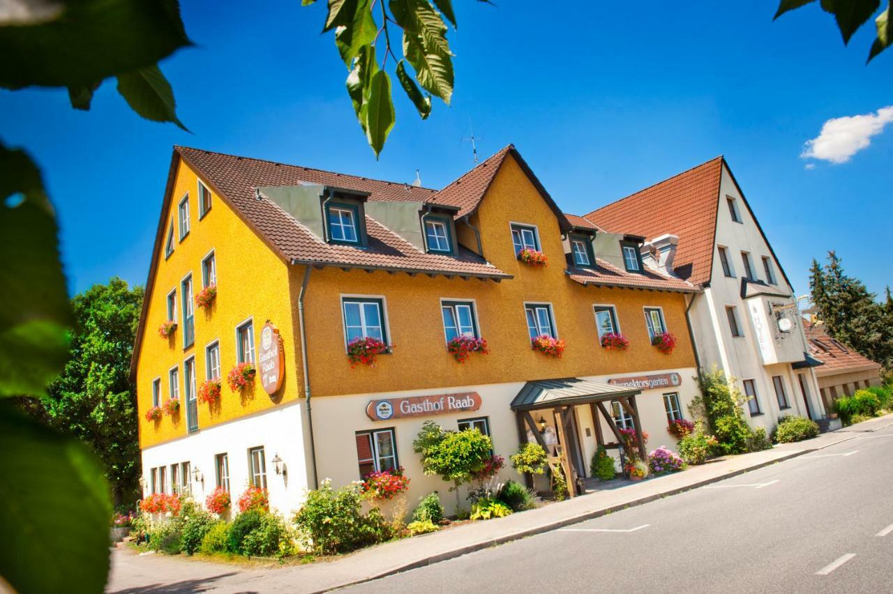 Hotel Gasthof Raab Швабах Екстериор снимка