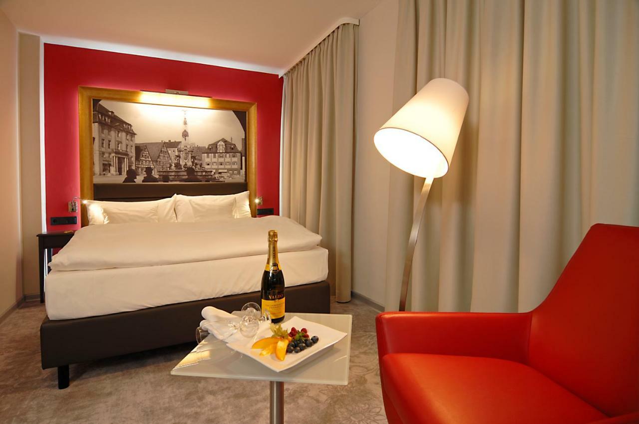 Hotel Gasthof Raab Швабах Екстериор снимка